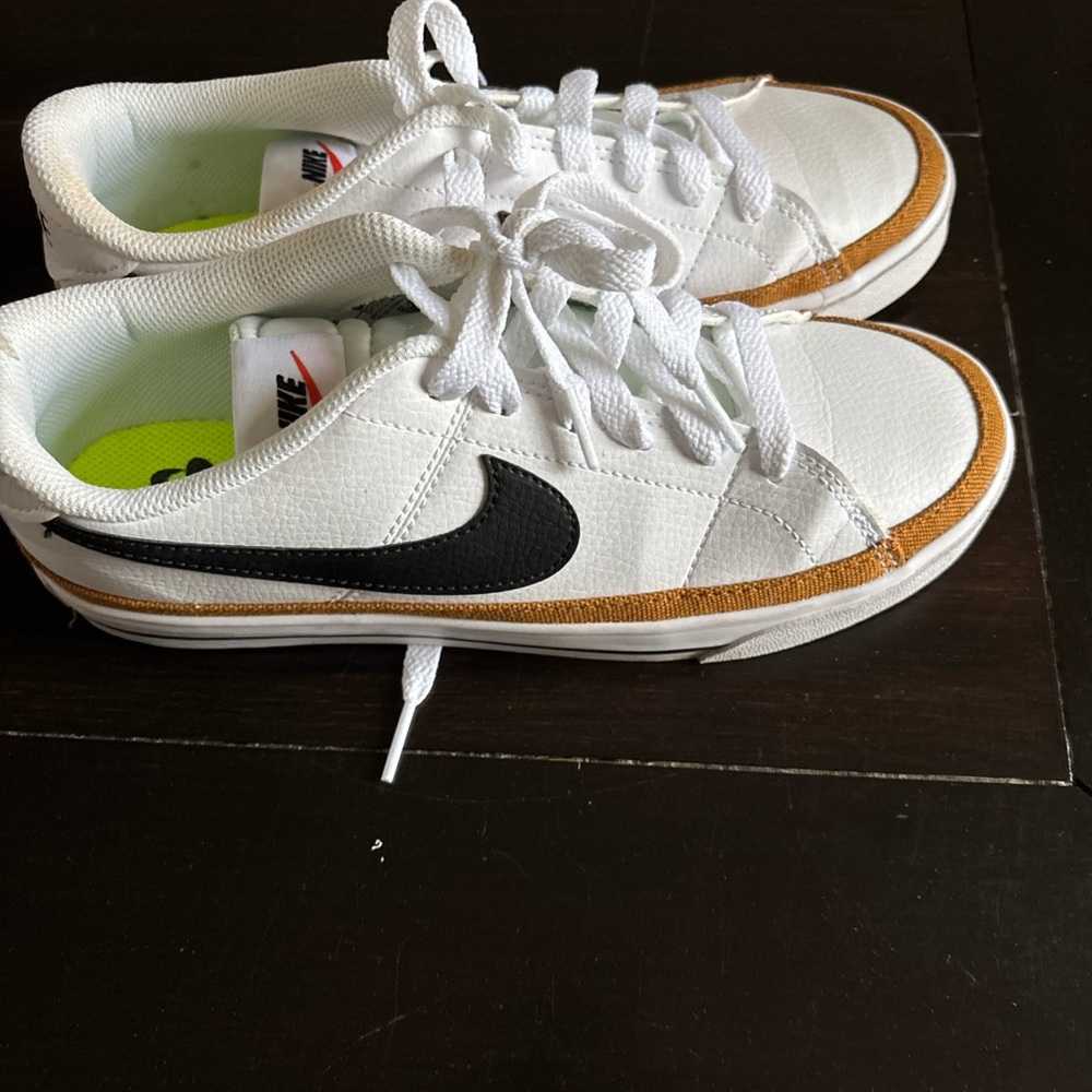 Nike White Sneakers with Neon Green Insole